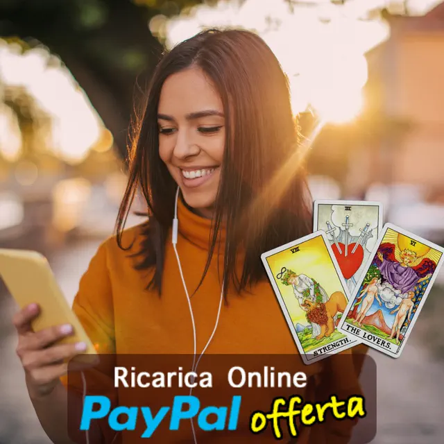 Post d'esempio: ragazza al telefono con tre carte dei tarocchi e la scritta Ricarica online PayPal offerta